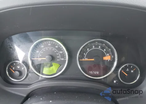 2016 Jeep Compass Latitude z USA, uszkodzony, nr VIN 1C4NJCEBXGD676375